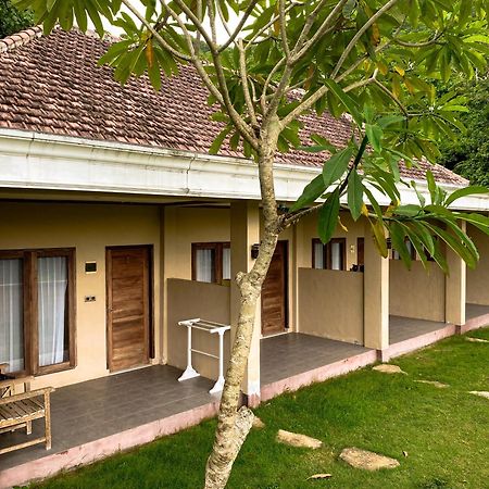 Ara Artati Lombok Bungalows And Restaurant Selong Belanak Esterno foto
