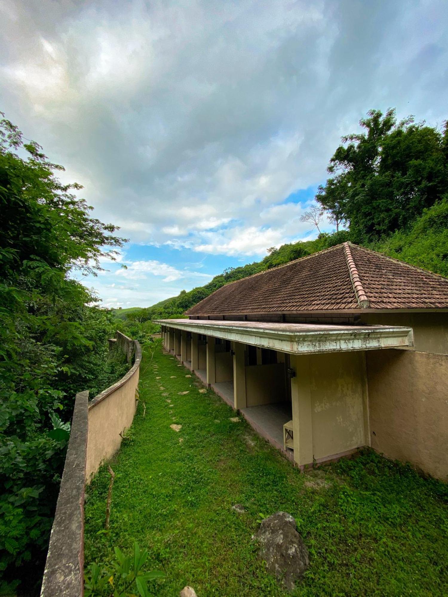 Ara Artati Lombok Bungalows And Restaurant Selong Belanak Esterno foto
