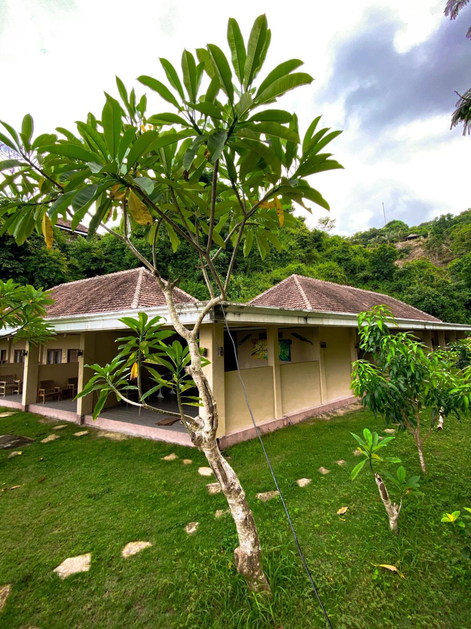 Ara Artati Lombok Bungalows And Restaurant Selong Belanak Esterno foto